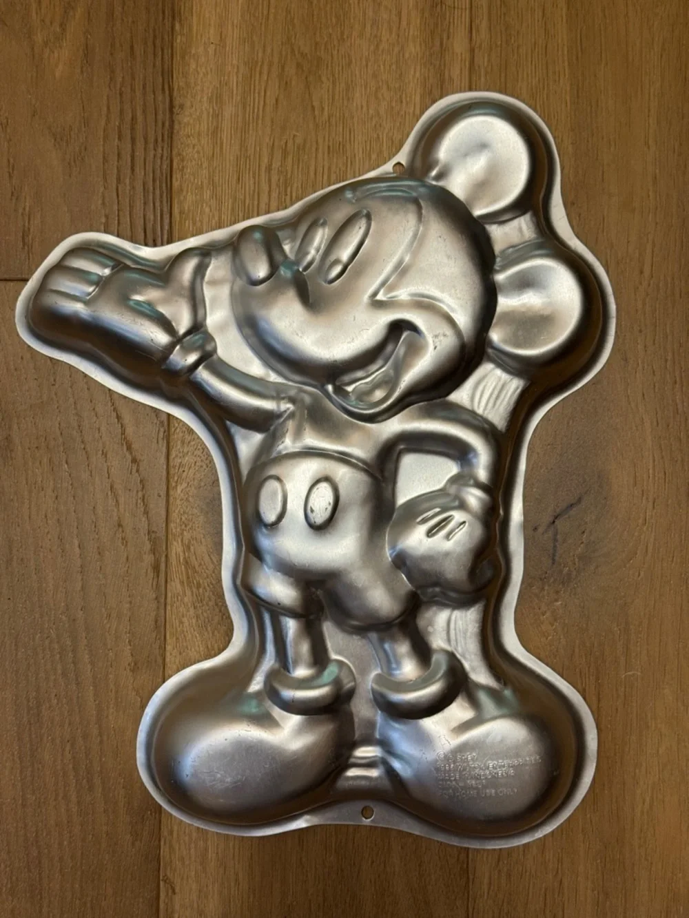 Vintage Disney Mickey Mouse Wilton Cake Pan Aluminum 1995 15x12.5 inches